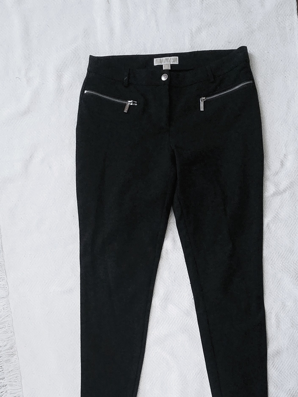 MK Black Slim Zip-Pocket Skinny Capris